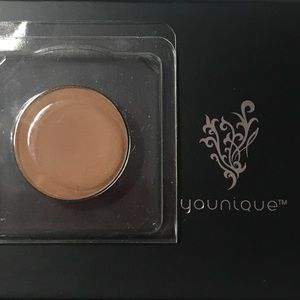 Younique Moodstruck eyeshadow single